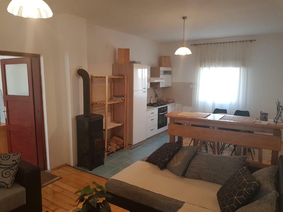 Apartmani Andrej Udbina Exterior photo